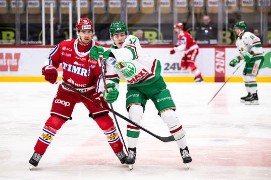 Timrås Panu Mieho och Rögles Simon Zether