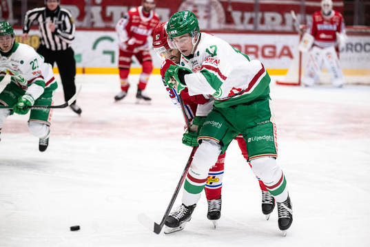 Rögles Simon Zether och Timrås Jeremy Boyce-Rotevall