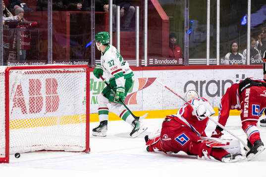 Rögles Albin Sundsvik gör 1-2