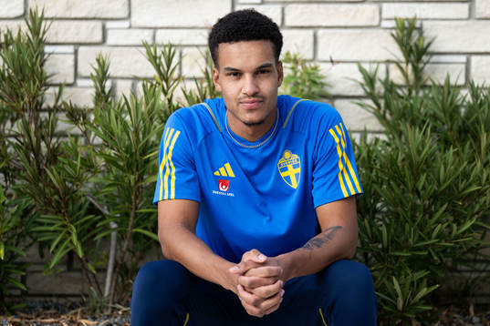 Goalkeeper Oliver Dovin of the Swedish men's football