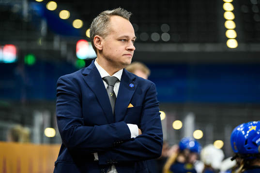 Head coach Andreas Karlsson of Sweden