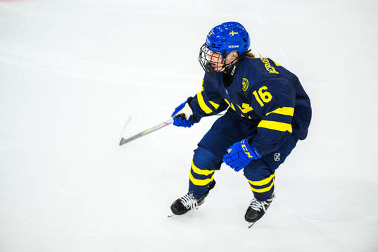 Emilia Bergeby Hallbeck of Sweden