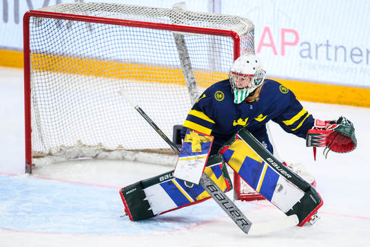 Goaltender Maja Helge of Sweden