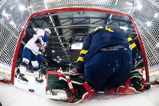Mary Derrenbacher of USA (not in picture) scores 0-2 behind