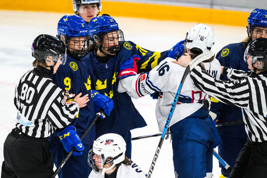Evelina Arvidsson, Emma Rehn of Sweden and Alanna Devlin of