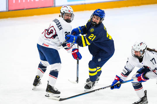 Macy Rasmussen of USA and Emma Rehn of Sweden