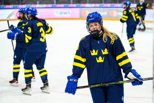 Linnea Natt och Dag of Sweden looks dejected