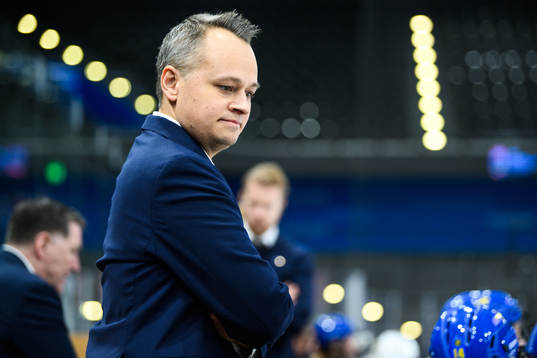 Head coach Andreas Karlsson of Sweden