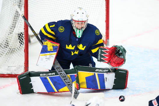 Goaltender Maja Helge of Sweden