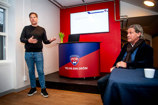 TF Klubbchef Johan Glennmo och fotbollschef Roger Palmgren