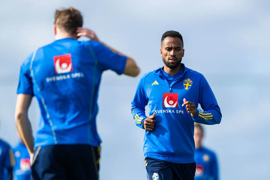 Isaac Kiese Thelin of the Swedish men's football national