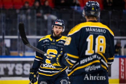 Södertäljes Daniel Norbe jublar