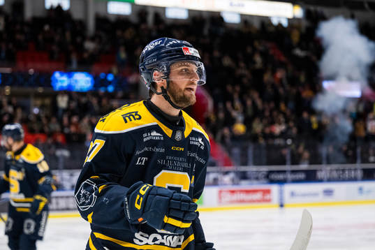 Södertäljes Daniel Norbe jublar