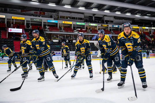 Södertäljes spelare jublar