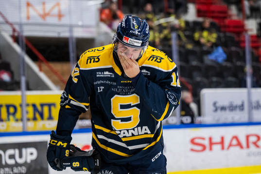 Södertäljes Viktor Liljegren har ont