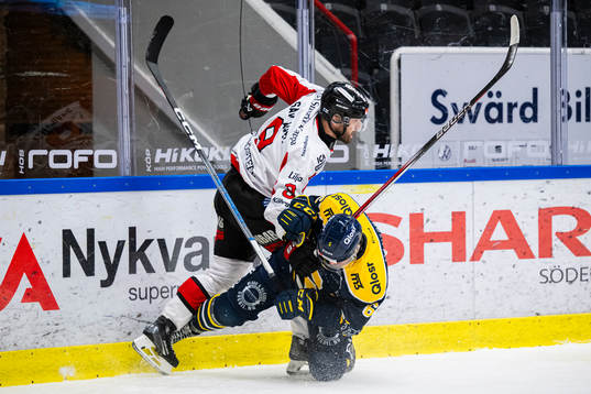 Nybros Eero Savilahti och Södertäljes Olli Vainio