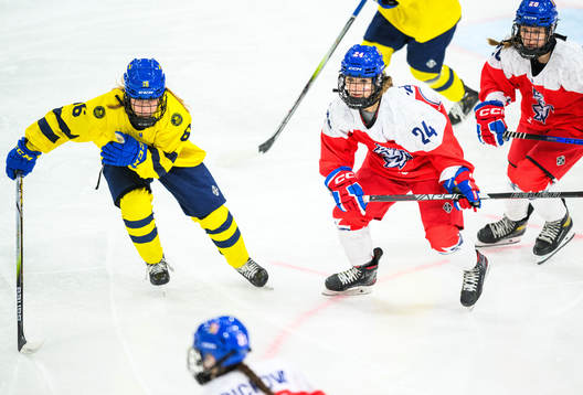 Emilia Bergeby Hallbeck of Sweden and Adela Pankova of
