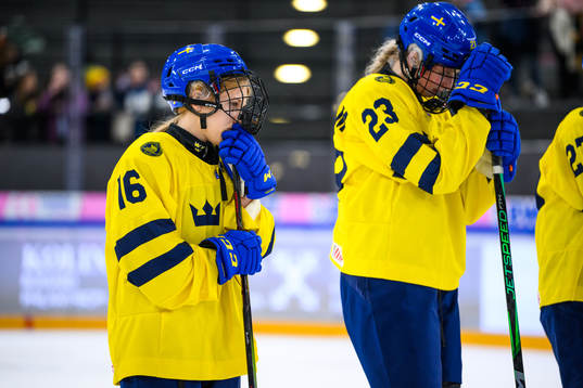 Emilia Bergeby Hallbeck and Isabelle Leijonhielm of Sweden