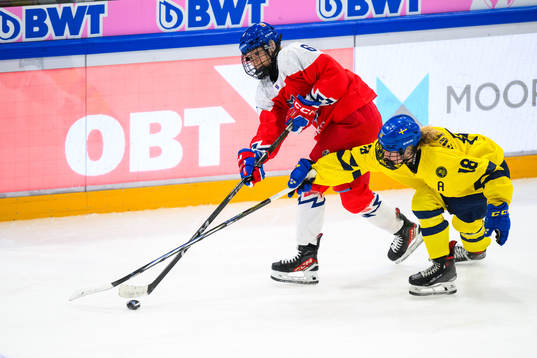 Linda Vocetkova of Czechia and Hilda Svensson of Sweden