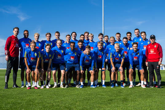 Interim coach Daniel Bäckström, Isaac Kiese Thelin,