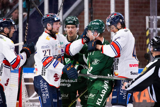 Växjös Martin Lundberg, Keegan Lowe och Färjestads Joel