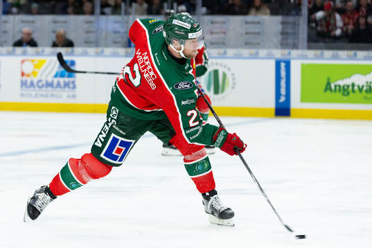 Frölundas Christian Folin skjuter ett skott