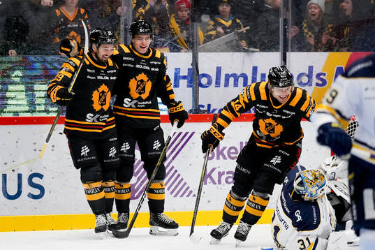 Skellefteås Dylan Sikura , Frans Haara och Andreas Johnson