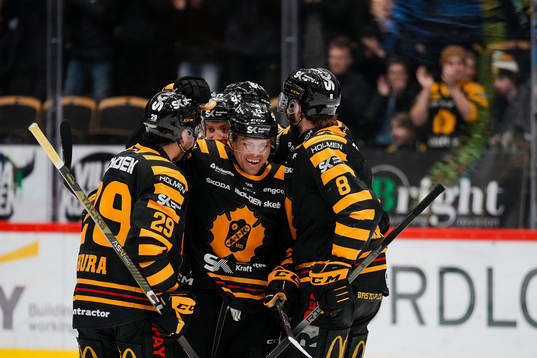 Skellefteås Andreas Johnson jublar