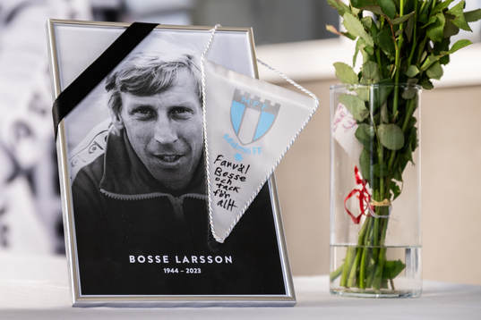 Minnesceremoni för Bosse Larsson på Malmö Stadion
