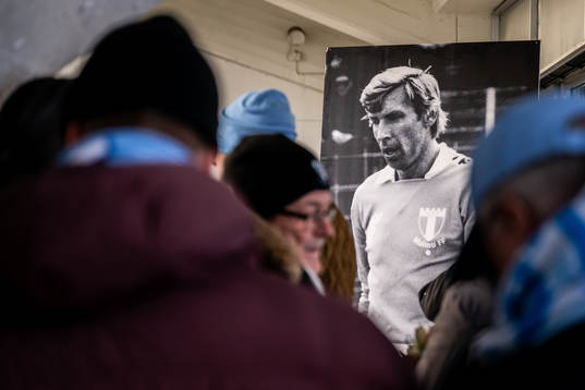Minnesceremoni för Bosse Larsson på Malmö Stadion