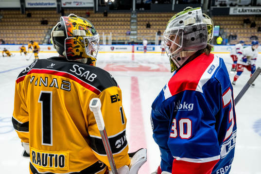 Luleås målvakt David Rautio och Oskarshamns målvakt