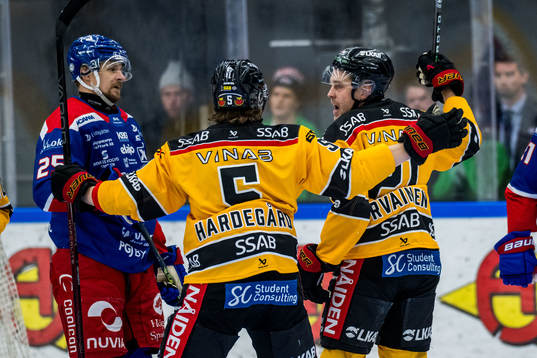 Luleås Juhani Tyrväinen jublar