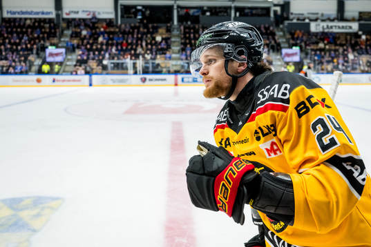 Luleås Brendan Shinnimin jublar