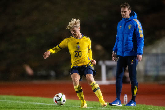 Lucas Bergvall and Interim Head coach Daniel Bäckström of