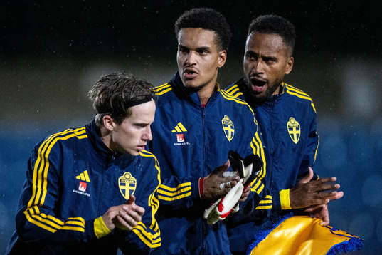 Johan Karlsson, goalkeeper Oliver Dovin and Isaac Kiese