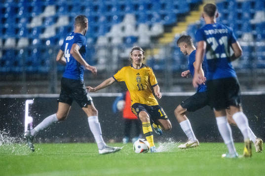 Sebastian Nanasi of Sweden