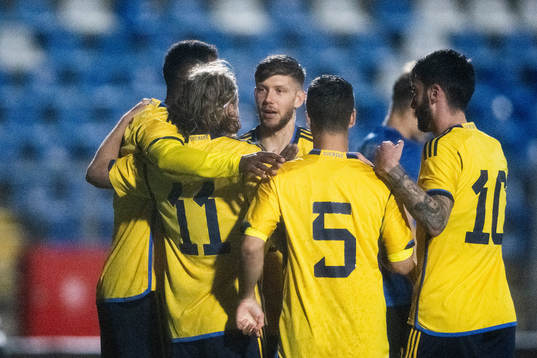 Isaac Kiese Thelin of Sweden celebrates with team mates