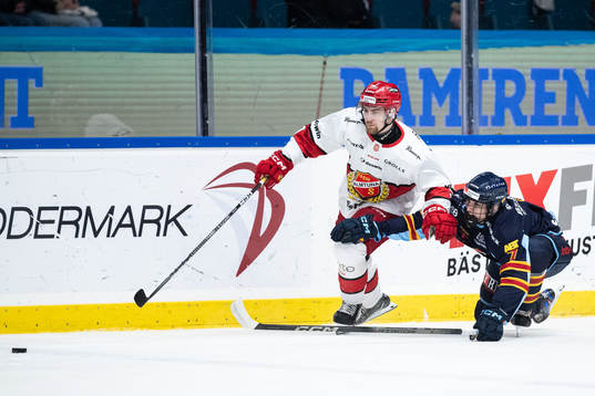 Almtunas Hampus Harlestam och Djurgårdens Victor Eklund