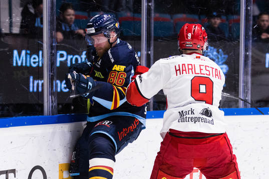 Djurgårdens Linus Klasen och Almtunas Hampus Harlestam
