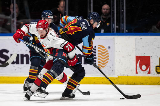 Almtunas Jakob Ragnarsson och Djurgårdens Daniel Brodin