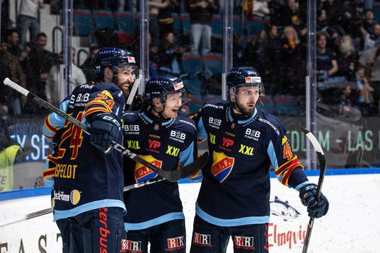 Djurgårdens Daniel Glad jublar