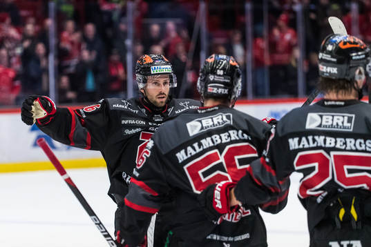 Örebros Mathias Bromé jublar