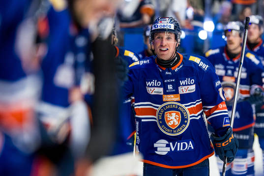 Växjös Dylan McLaughlin jublar