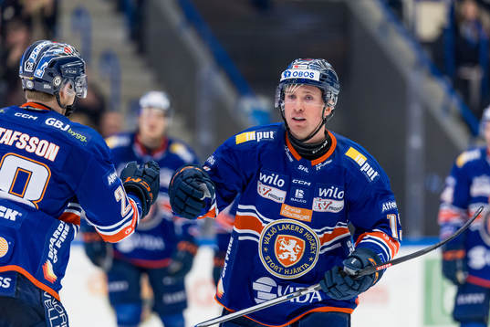 Växjös Dylan McLaughlin jublar