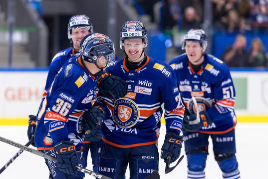 Växjös Hugo Gustafsson jublar