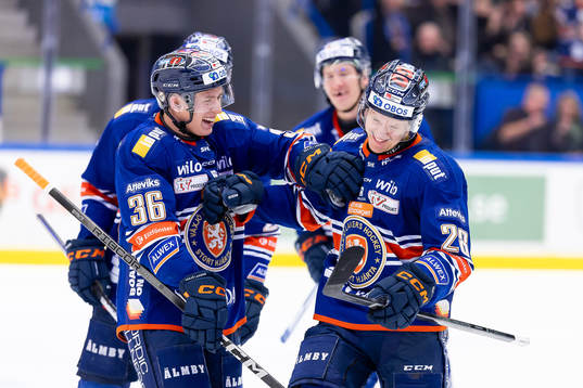 Växjös Elias Rosén och Hugo Gustafsson jublar