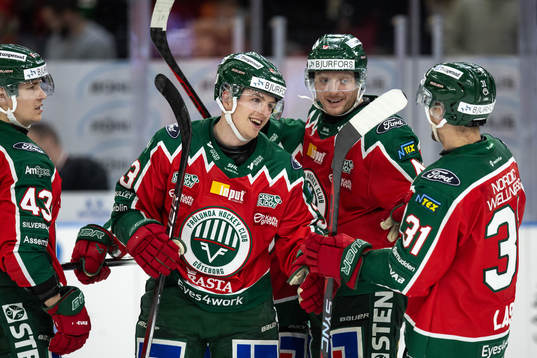 Frölundas Linus Högberg jublar med lagkamrater