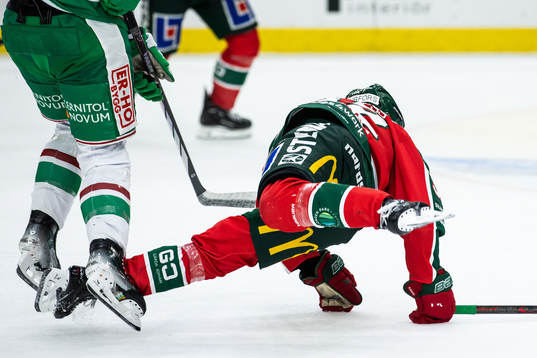Rögles Brady Ferguson och Frölundas Noah Hasa