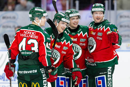 Frölundas Linus Högberg jublar med lagkamrater