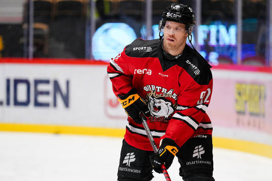 Skellefteås Oscar Lindberg i Burträsk matchdräkt